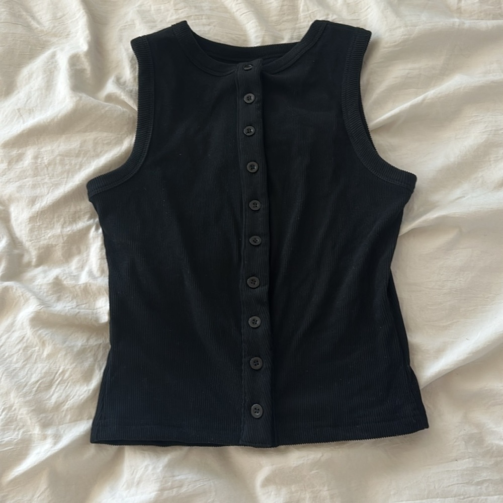 Black Sleeveless Button-Up Top